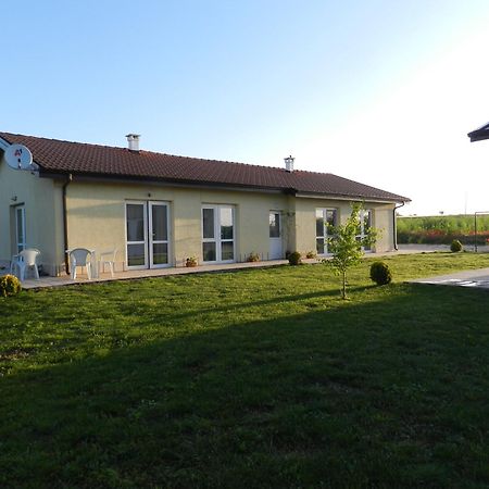 Villa Campo Ezerets Exterior photo