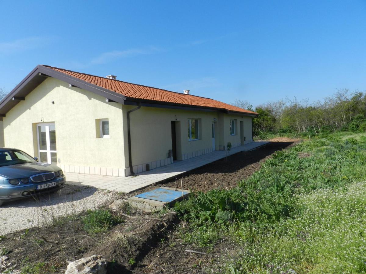 Villa Campo Ezerets Exterior photo