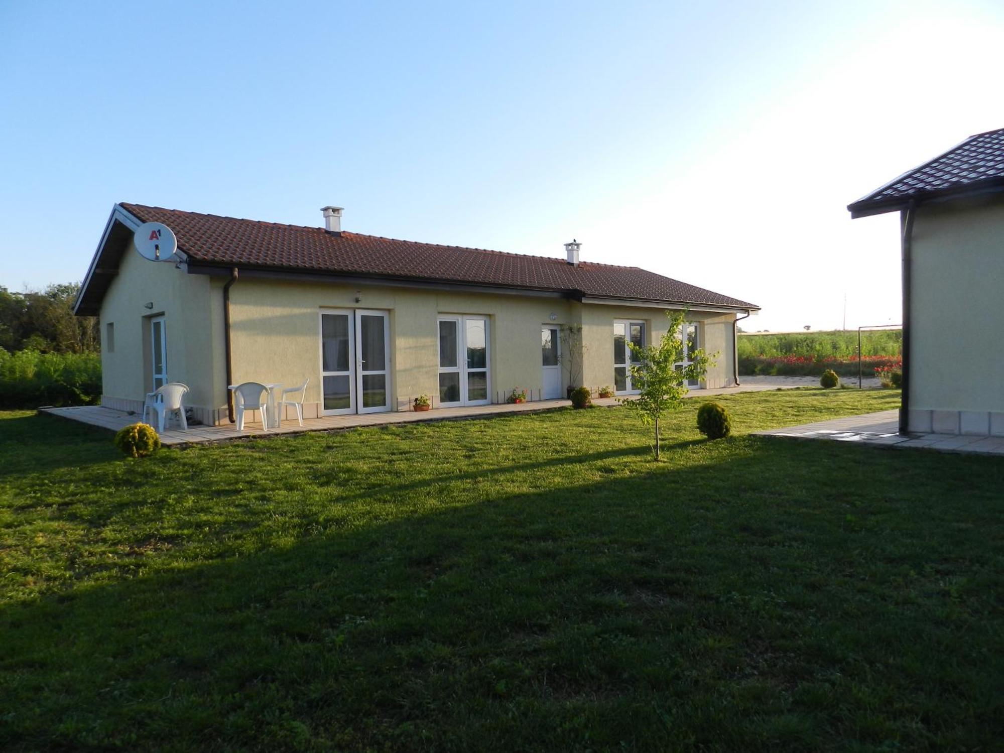 Villa Campo Ezerets Exterior photo