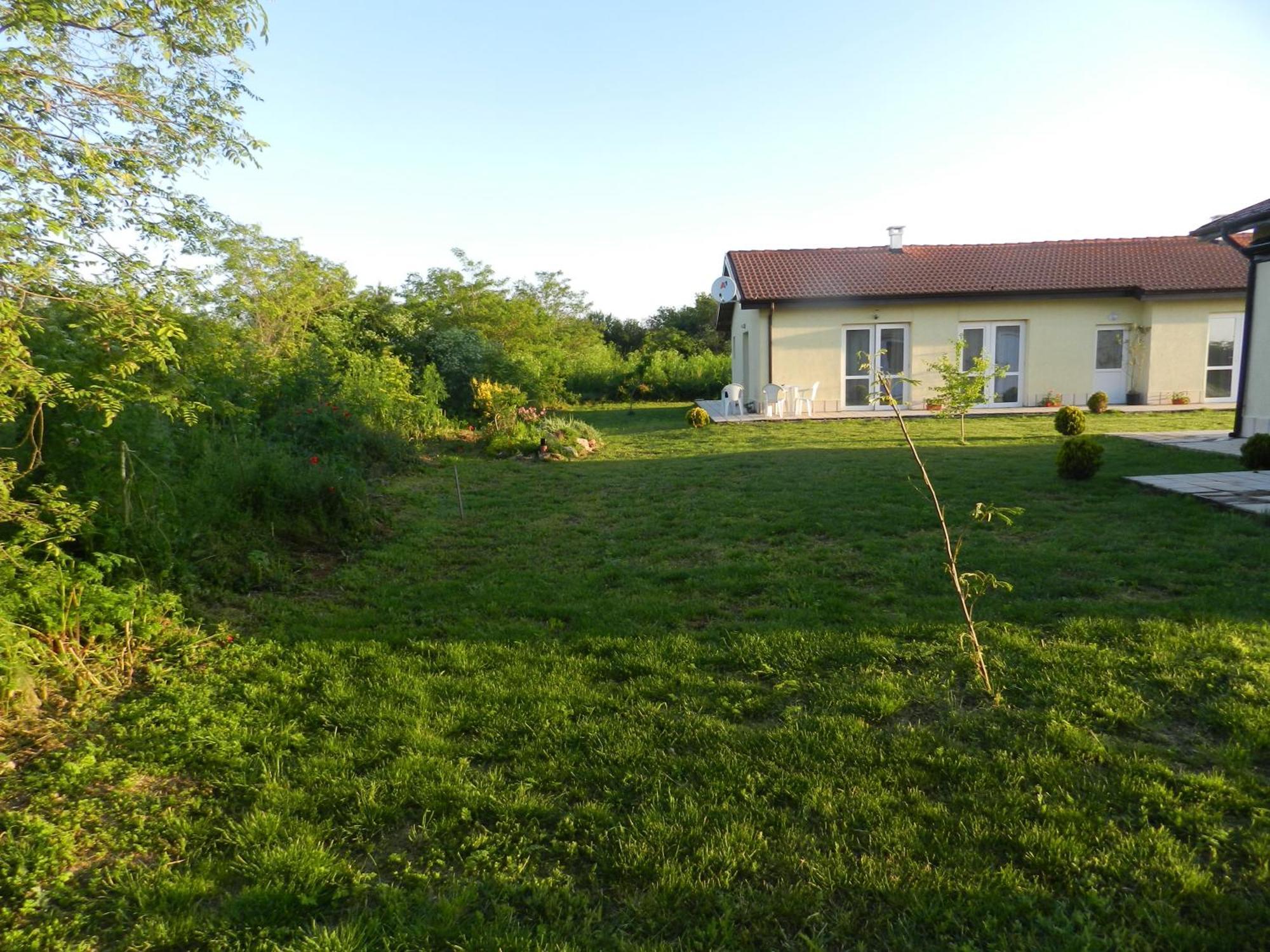 Villa Campo Ezerets Exterior photo